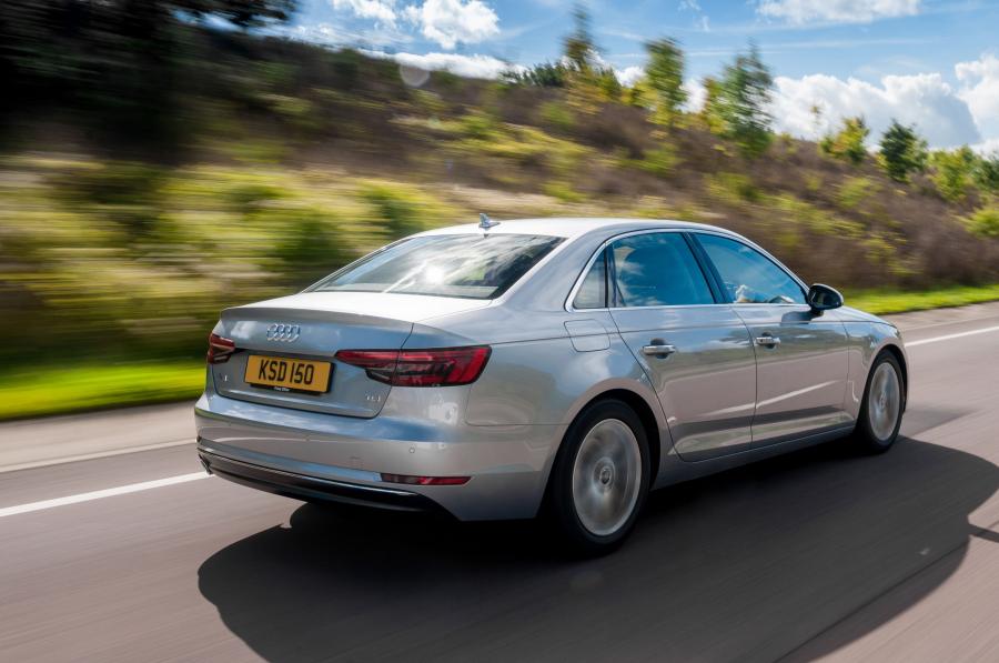  Audi A4 2.0 TDI Ultra (B9) 2015 года  (UK) (фото 2 из 19)
